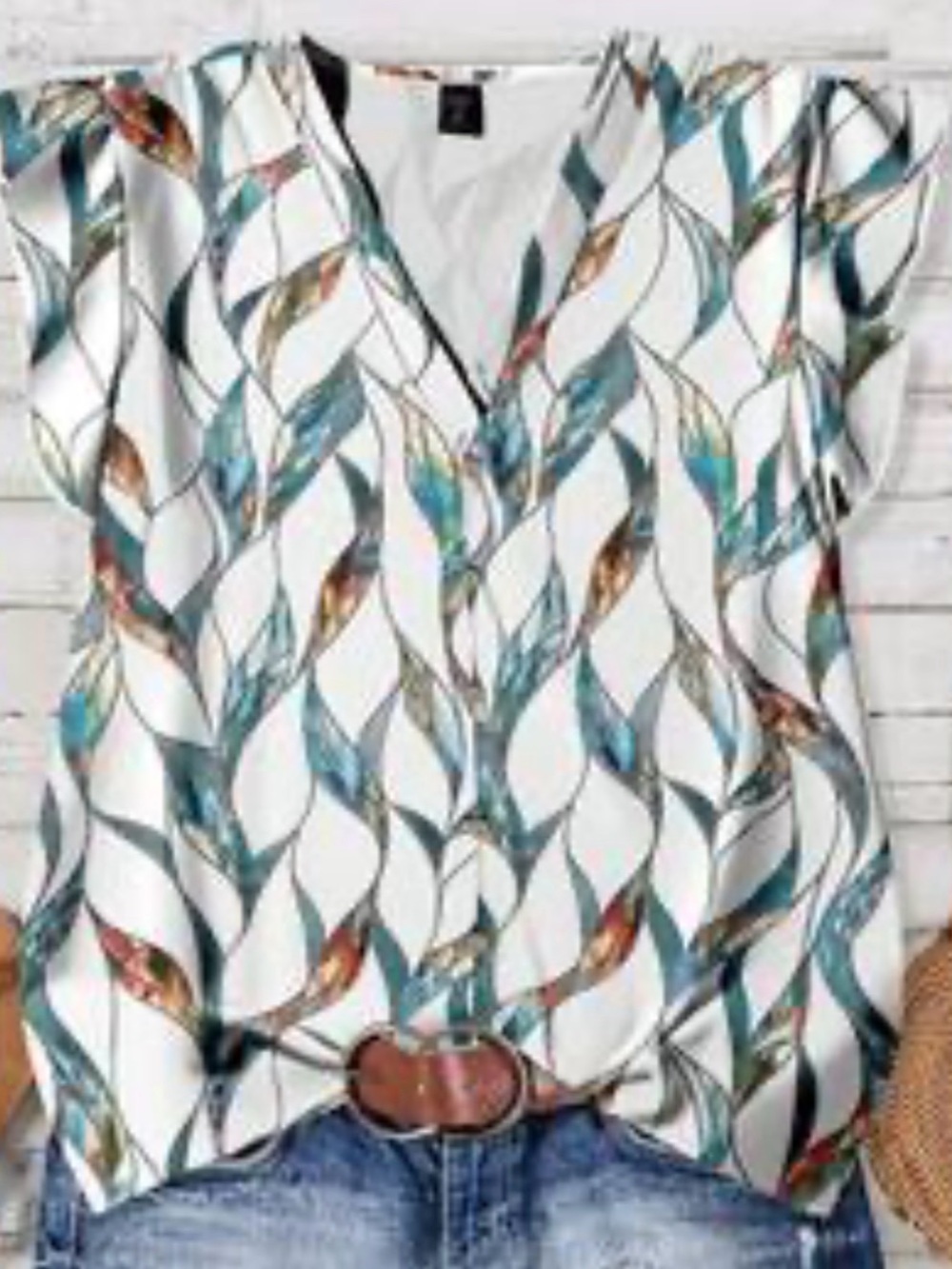 NEW NEVER Worn ~ SHEIN V-Neck White Floral Leaf Print Women's Top